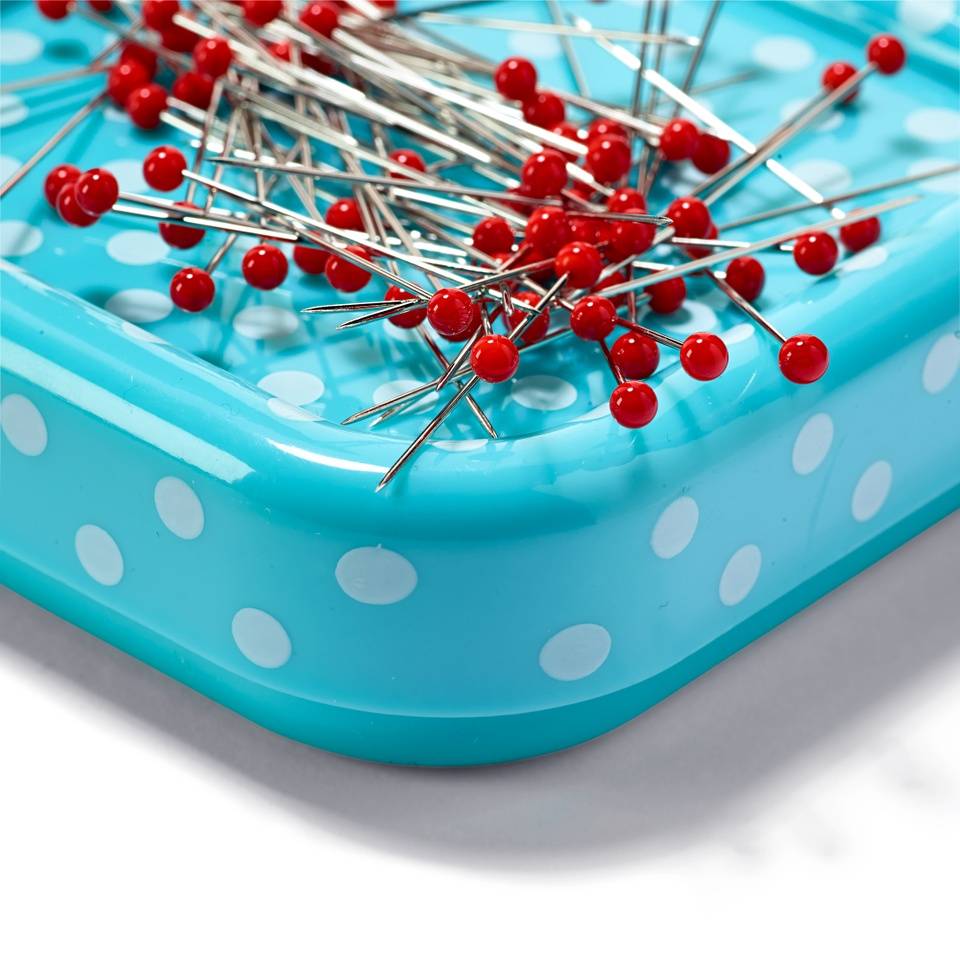 Prym Love: Magnetic Pin Tray with Glasshead Pins