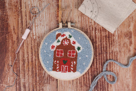 Trimits Punch Needle Kit Floss and Hoop: Christmas Gingerbread House, 15.2cm Diameter, Includes Floss, Hoop, Fabric, Punch Needle, and...