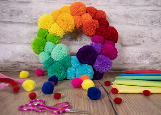 Trimits Pom Pom Wreath Kit Ð Green, 30x30cm, Includes Pom Pom Makers, Yarn, and Metal Hoop