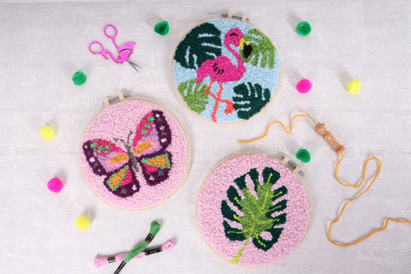 Kit de aguja perforadora Trimits: hilo y bastidor: mariposa, 20,3 cm de diámetro, incluye hilo, bastidor, tela, aguja perforadora, instrucciones en EN, FR, GER