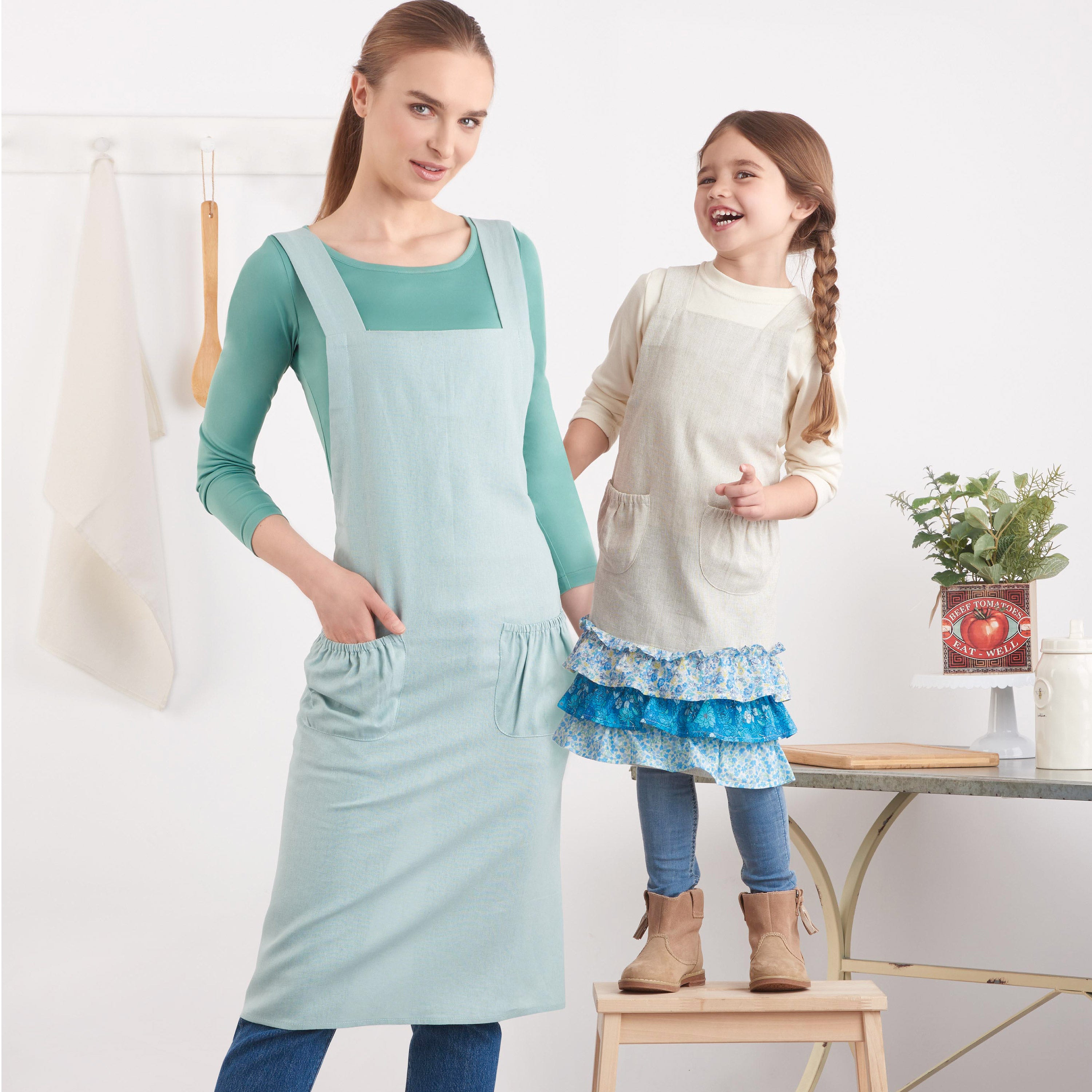 Simplicity Sewing Pattern S9436 Adults' and Children's Aprons