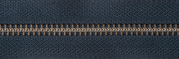 Cremallera de extremo abierto con dientes de metal resistentes YKK: 66 cm